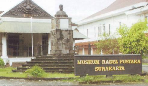 Wisata Solo Sejarah: Museum Radya Pustaka