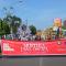 Tim Solo Batik Carnival (SBC) di Jalan Tujuh Pahlawan Revolusi (Tuparev), Cirebon (Minggu 22/5) dalam acara The Caruban Carnival 2016.